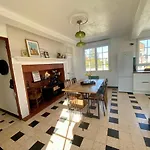 Maison Chaleureuse Babyfoot, Vinyles & Detente Belleuse