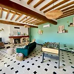 Maison Chaleureuse Babyfoot, Vinyles & Detente Tatil Evi *